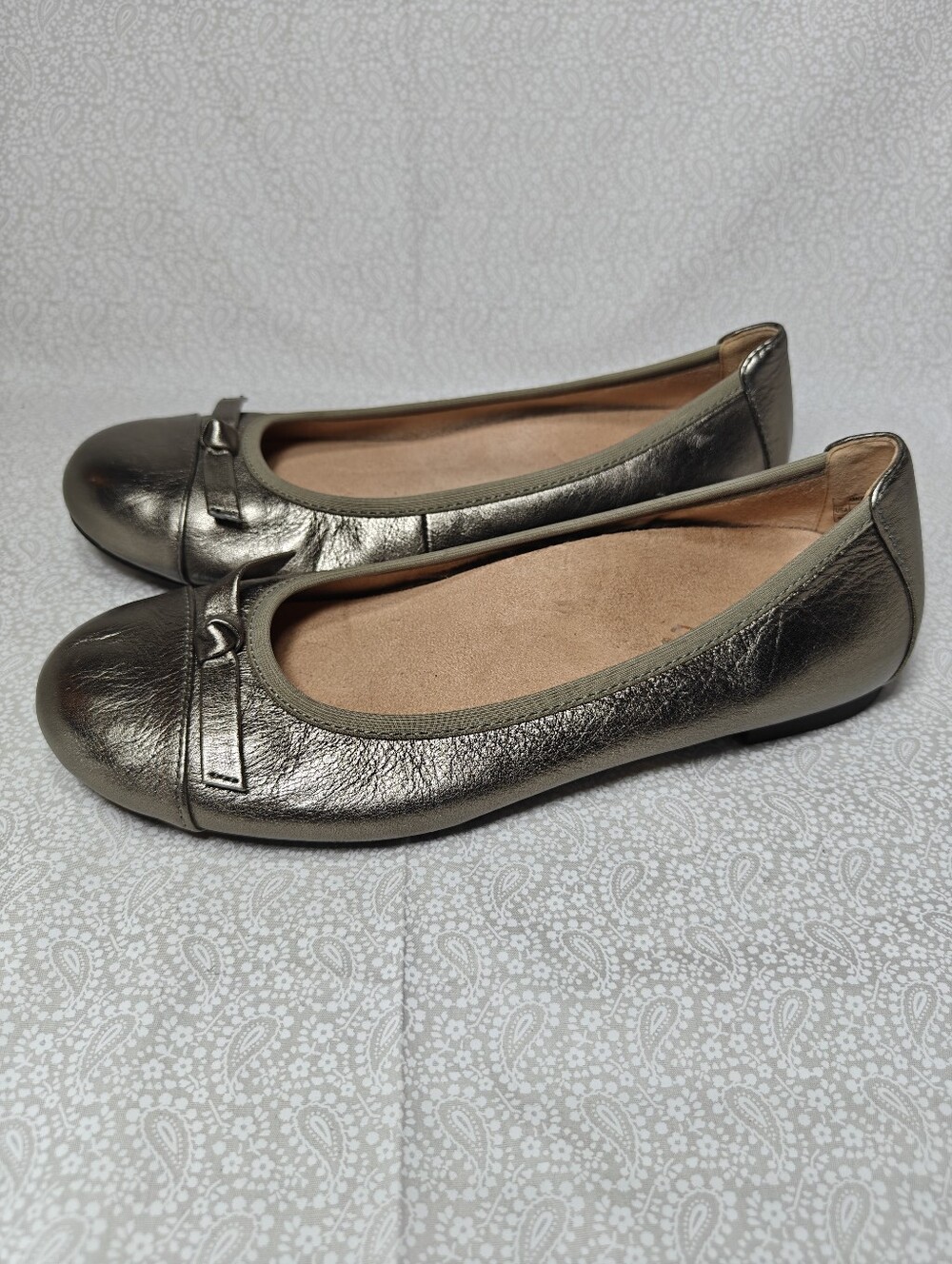 Vionic Amorie Ballet Slip On Flats Pewter Metallic Leather Casual Women's 6.5